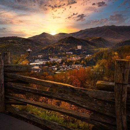 A Happy Cottage- Get 951 Worth Of Free Area Attraction Tickets For Each Paid Day! Pigeon Forge Exterior photo