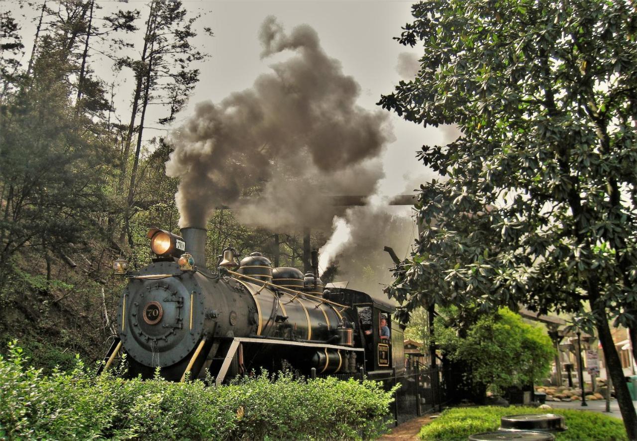 A Happy Cottage- Get 951 Worth Of Free Area Attraction Tickets For Each Paid Day! Pigeon Forge Exterior photo